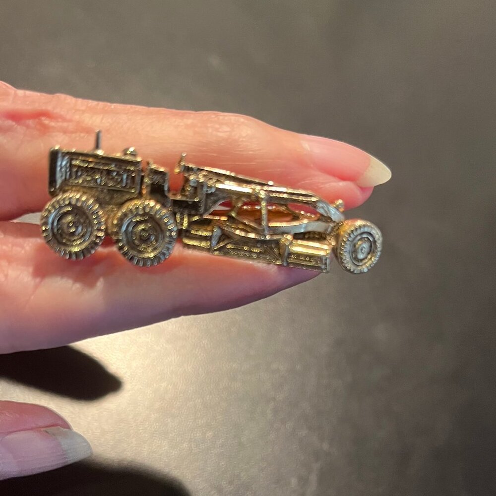 Vintage Mercury Industries CAT Caterpillar Road Grader Tie Clip